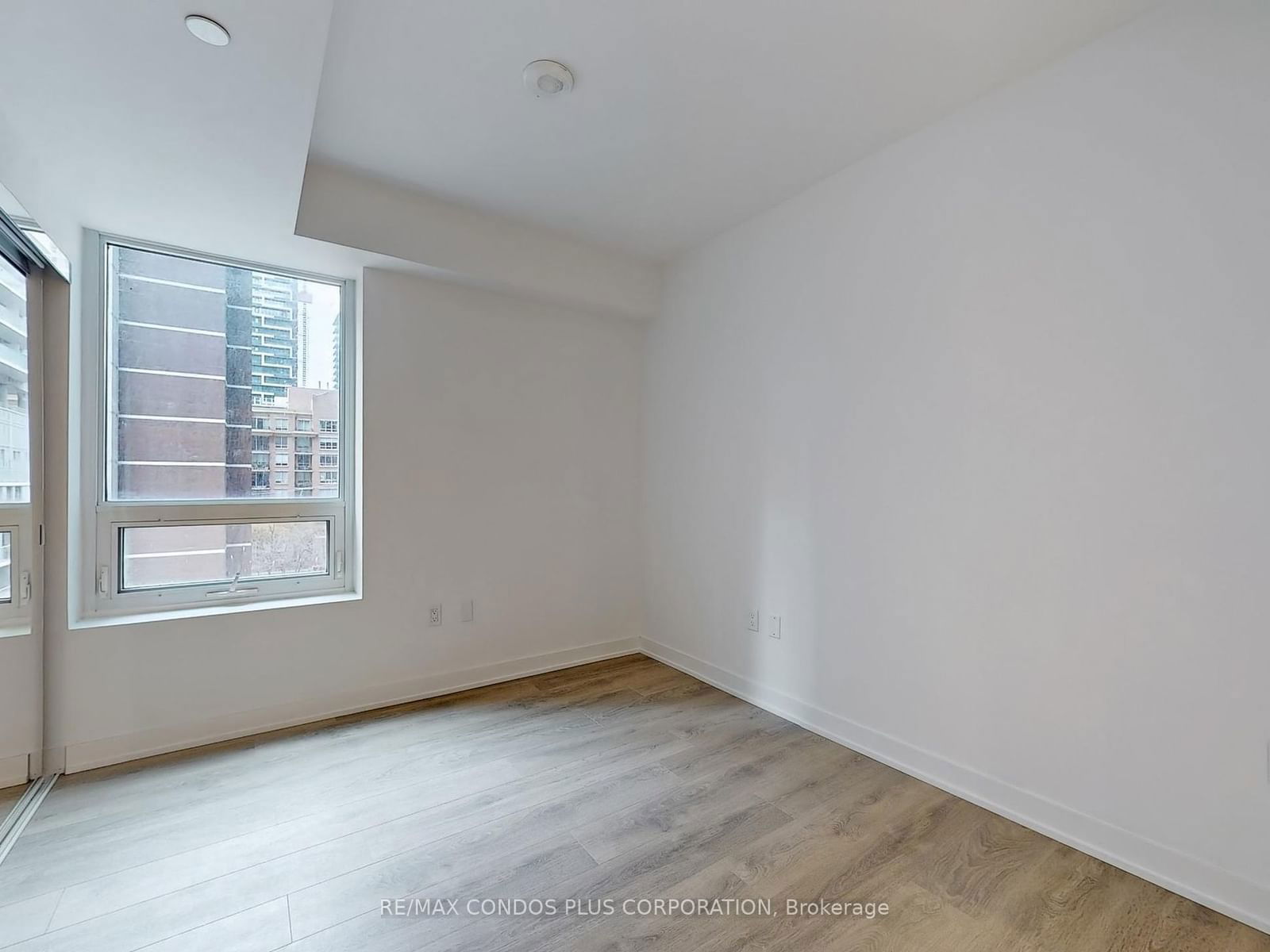 127 Broadway Ave, unit 505S for rent