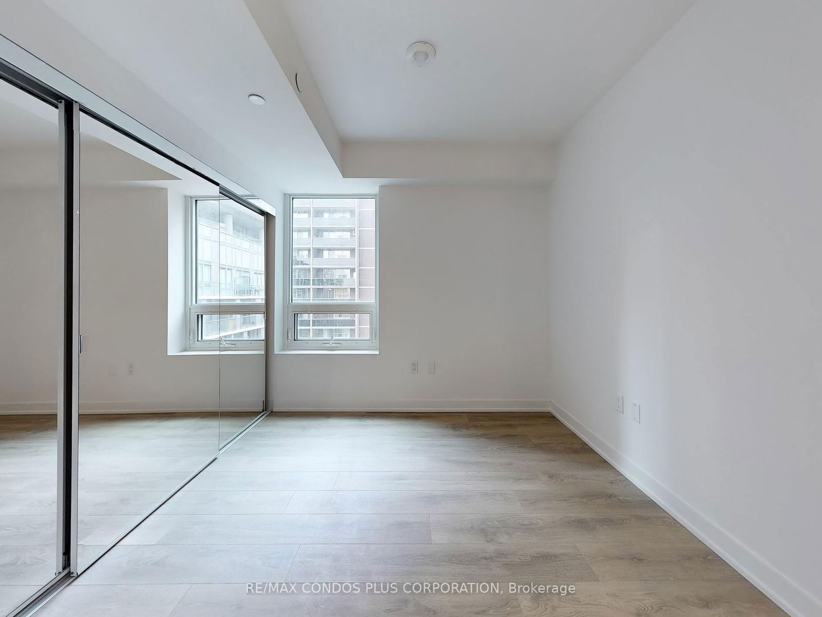 127 Broadway Ave, unit 505S for rent