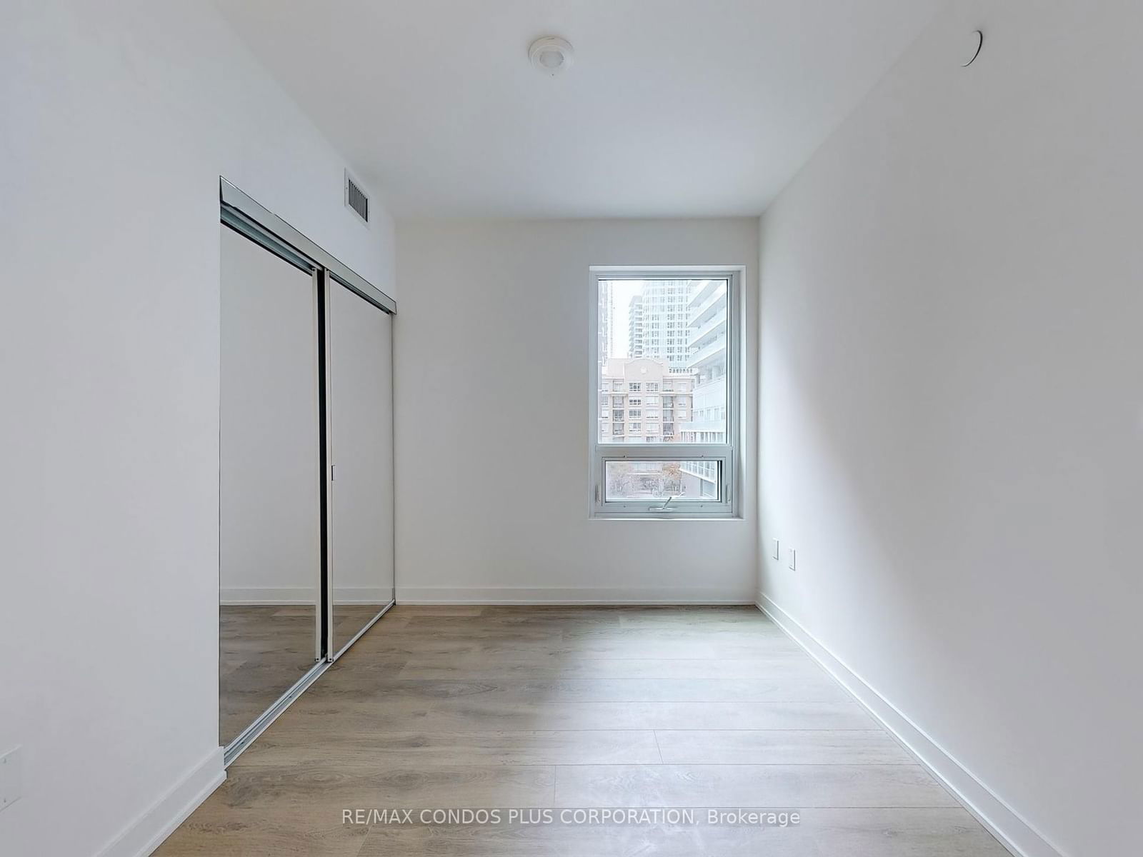 127 Broadway Ave, unit 505S for rent