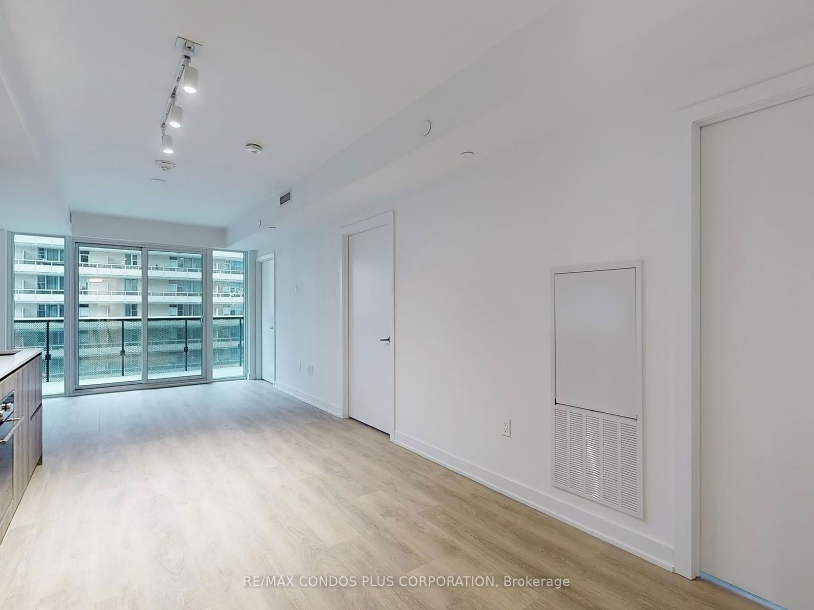 127 Broadway Ave, unit 505S for rent