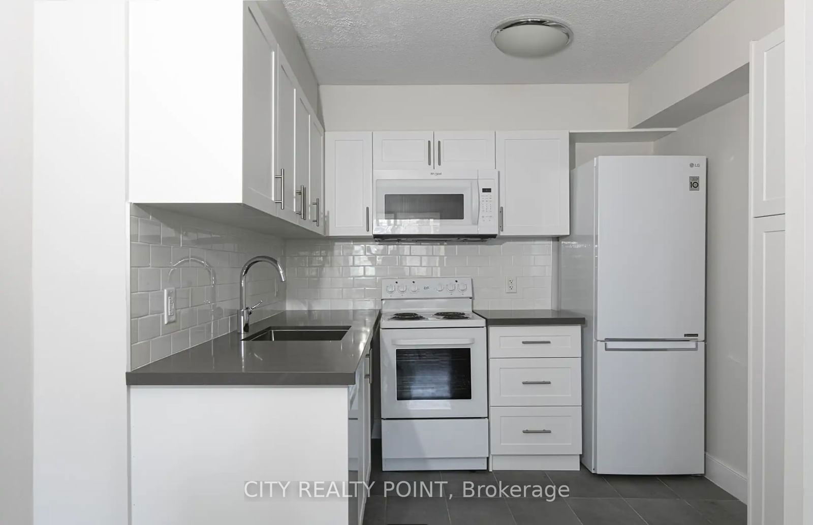 33 Isabella St, unit 504 for rent