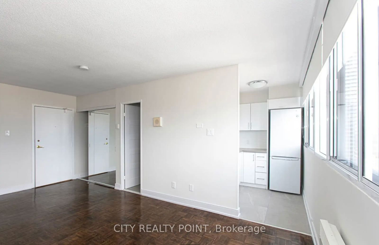 33 Isabella St, unit 1814 for rent