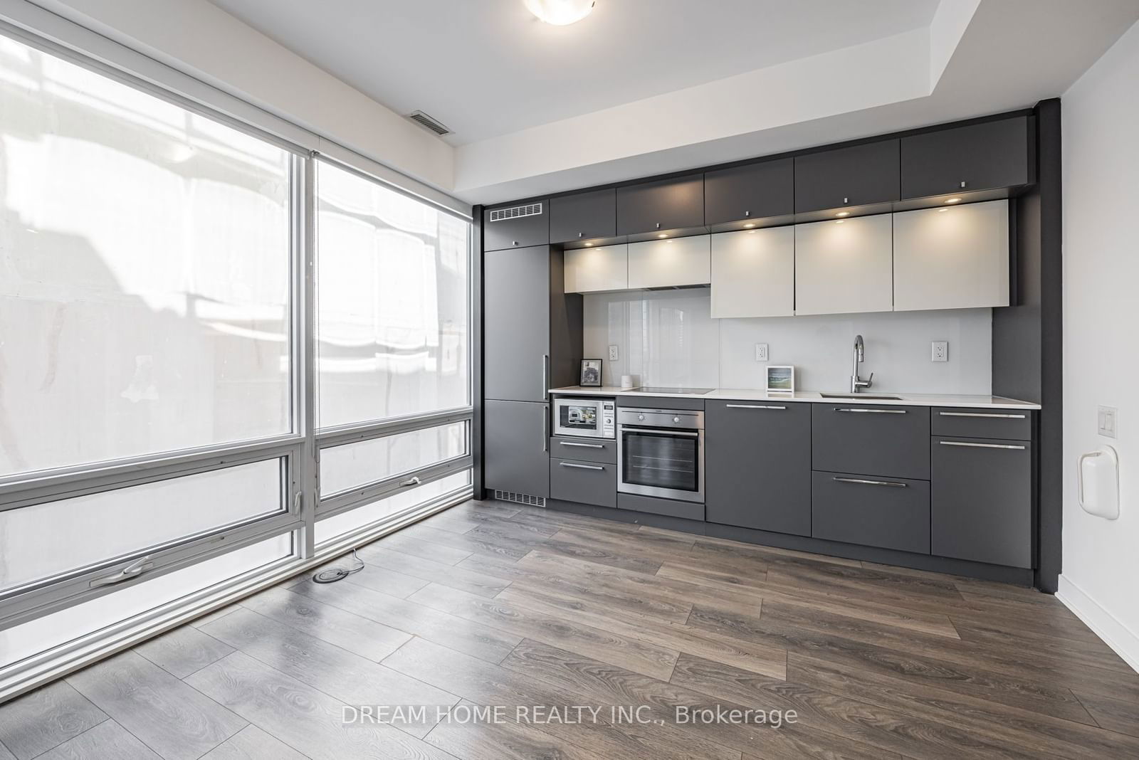 15 Grenville St, unit 2204 for rent