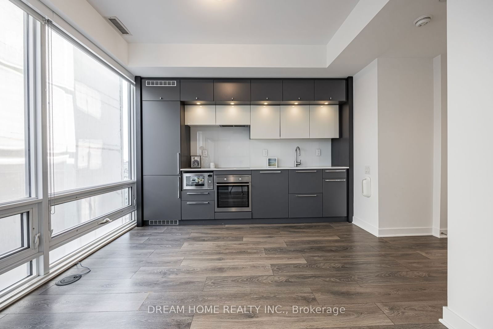 15 Grenville St, unit 2204 for rent