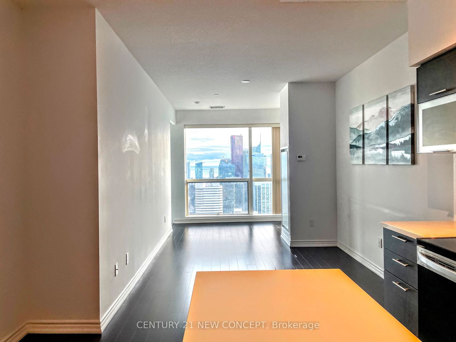 386 Yonge St, unit 5608 for rent