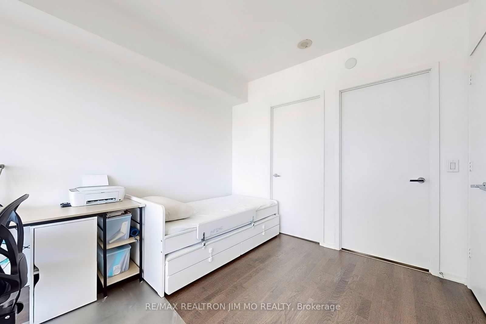 1 Bloor St E, unit 4806 for rent