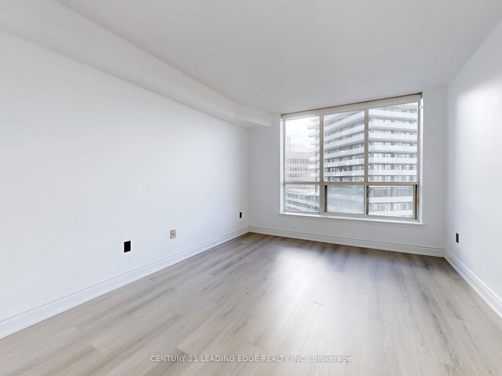 44 St Joseph St, unit 1813 for sale