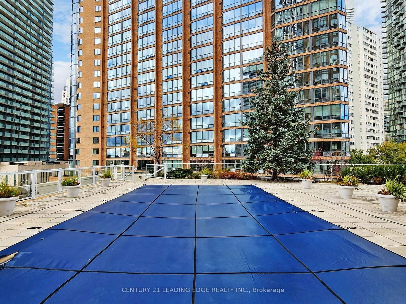 44 St Joseph St, unit 1813 for sale