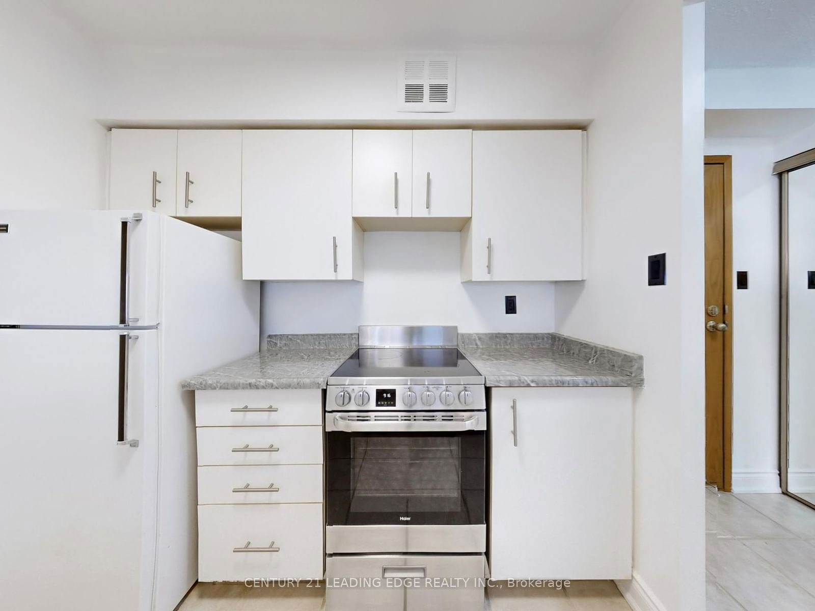 44 St Joseph St, unit 1813 for sale