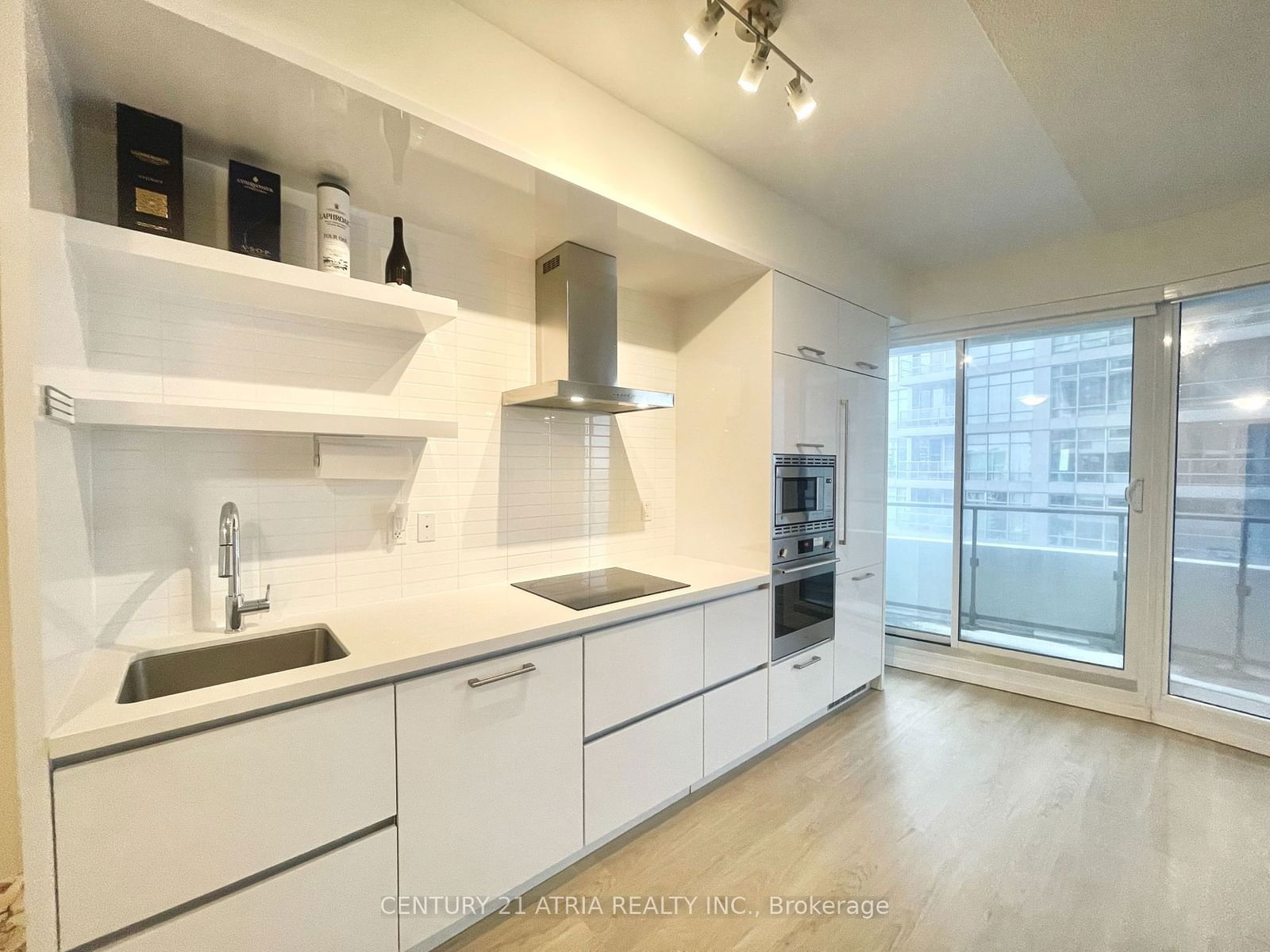 2221 Yonge St, unit 2805 for rent