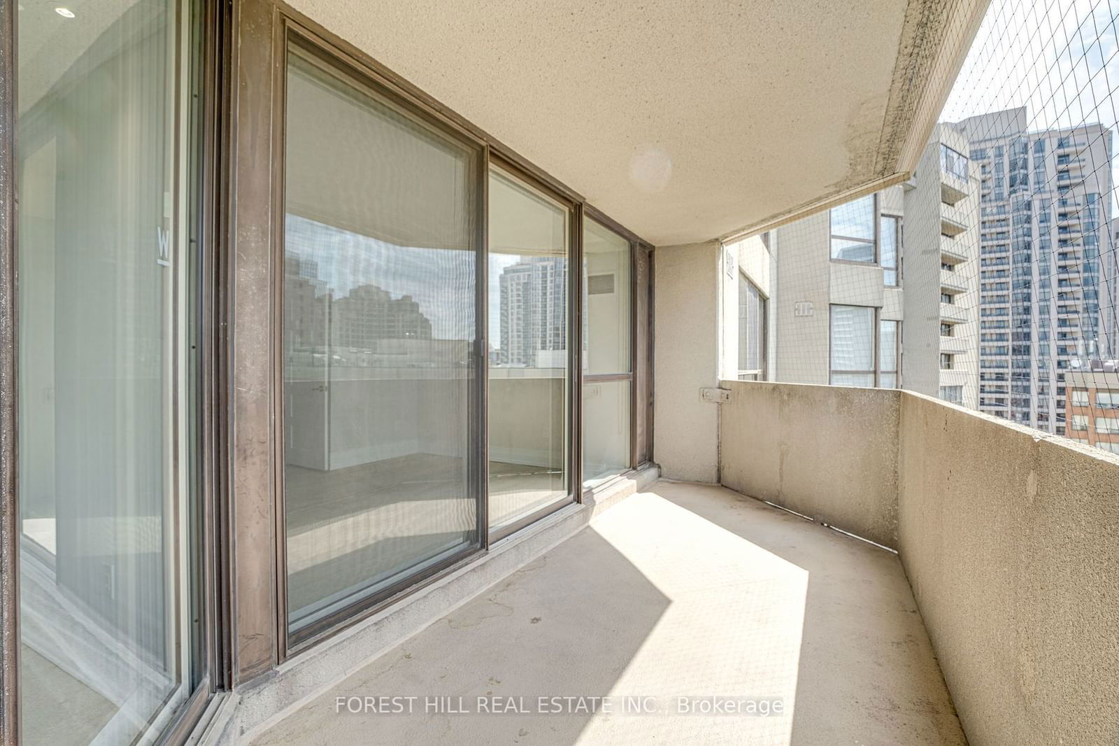 5444 Yonge St, unit 1607 for sale