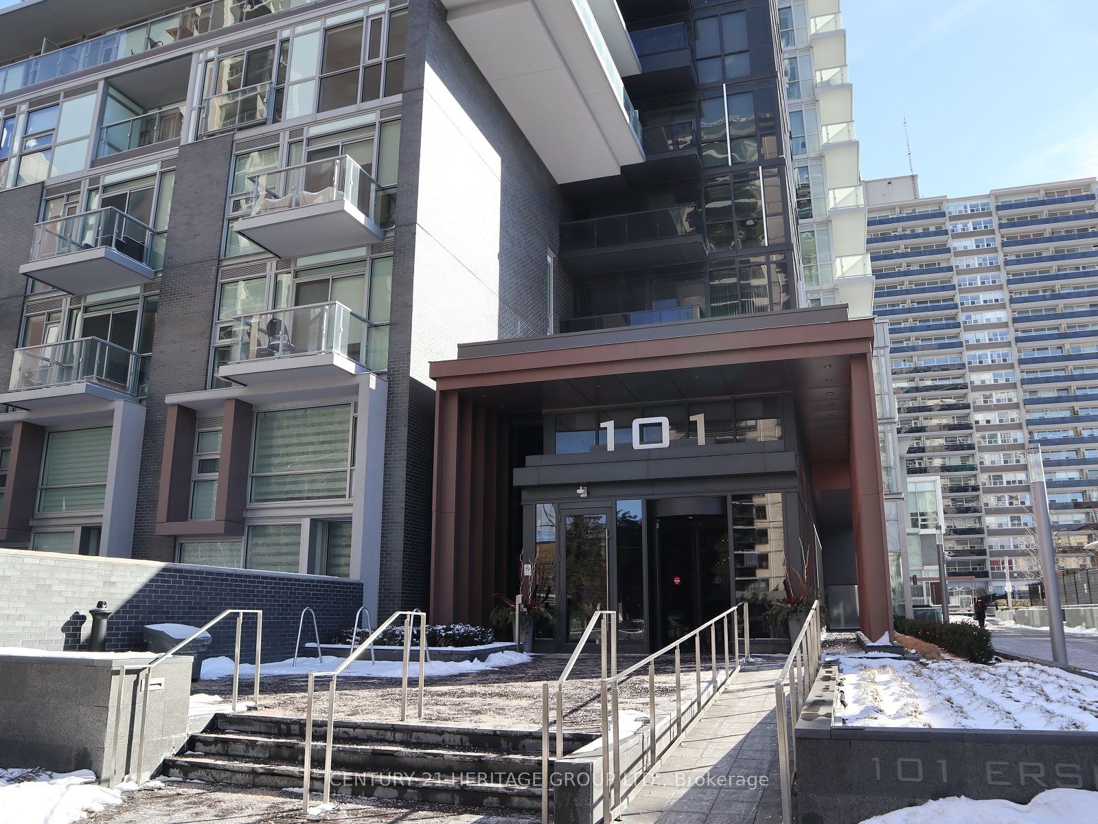 101 Erskine Ave, unit 1008 for rent