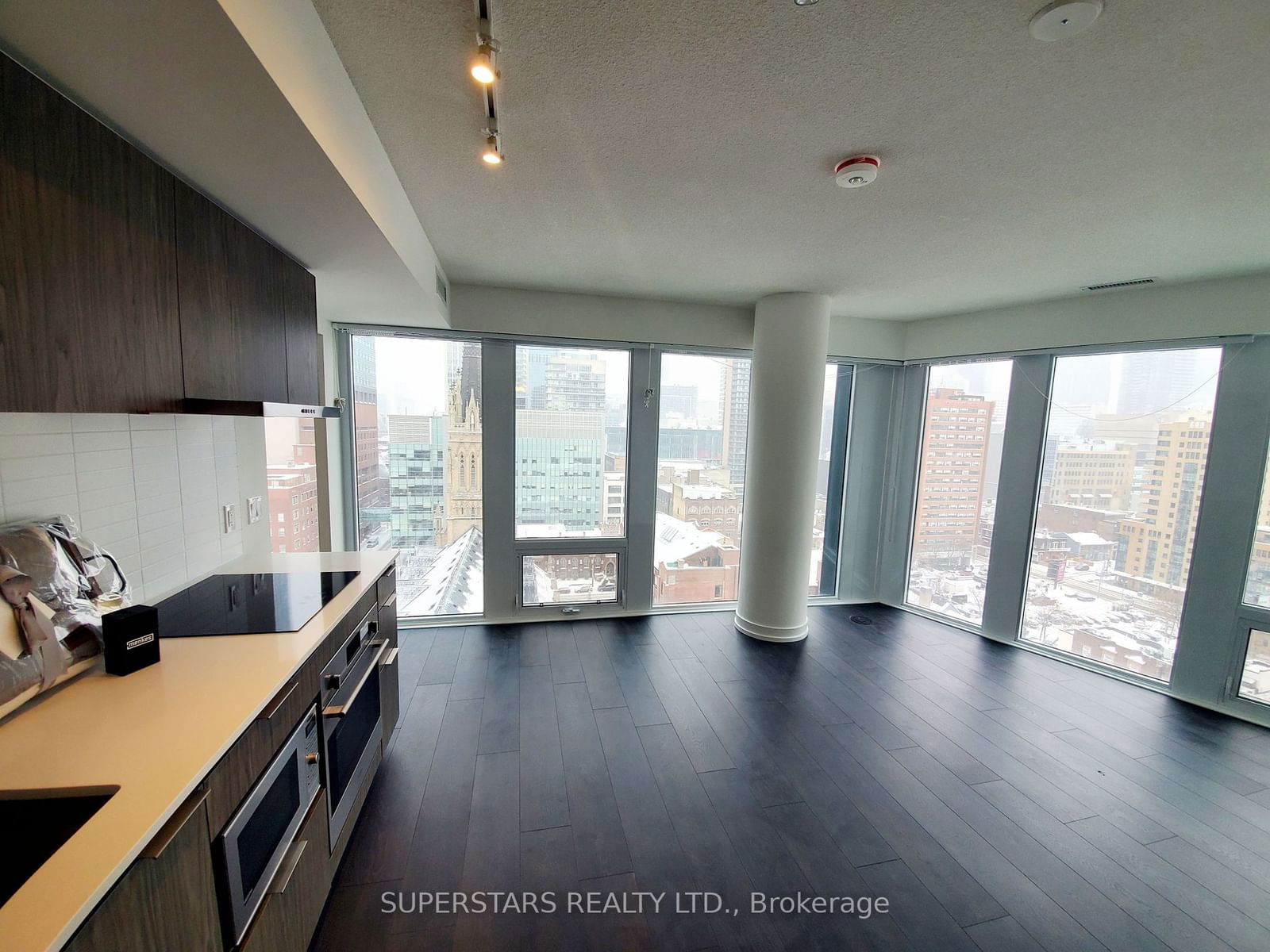 60 Shuter St, unit 1708 for rent