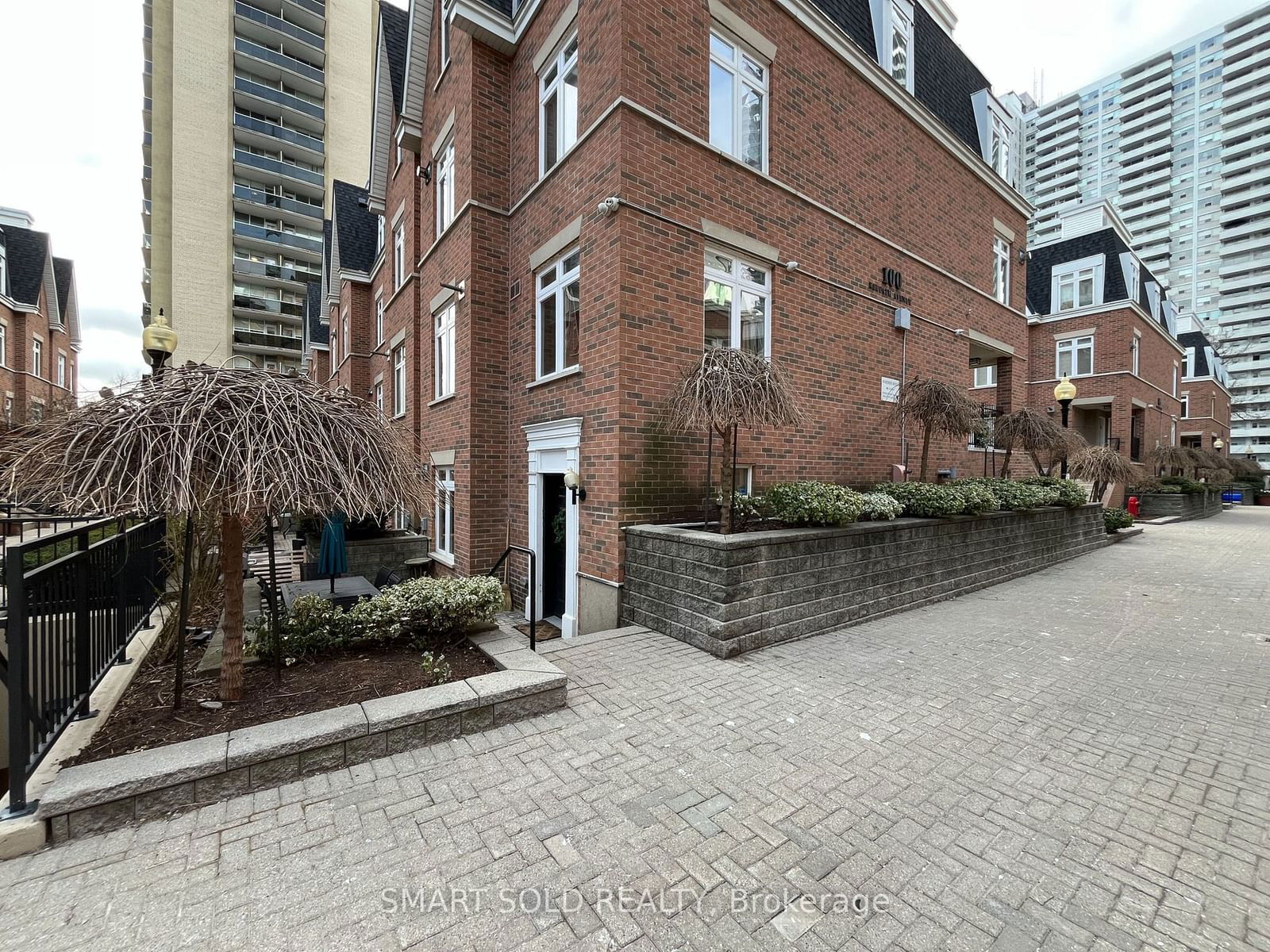 100 Redpath Ave, unit 1 for rent