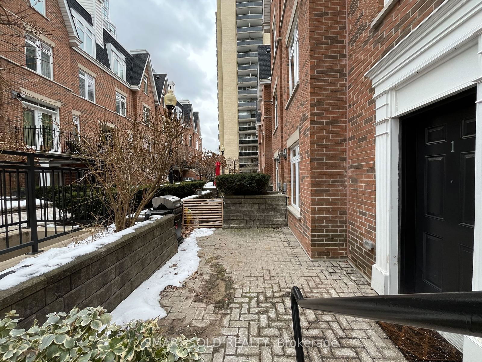 100 Redpath Ave, unit 1 for rent