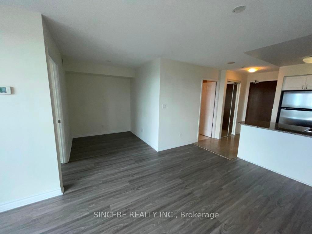 35 Hollywood Ave, unit 1922 for rent