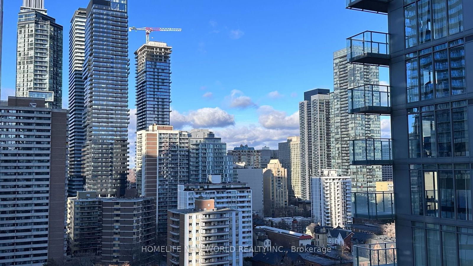 28 Wellesley St, unit 1806 for rent