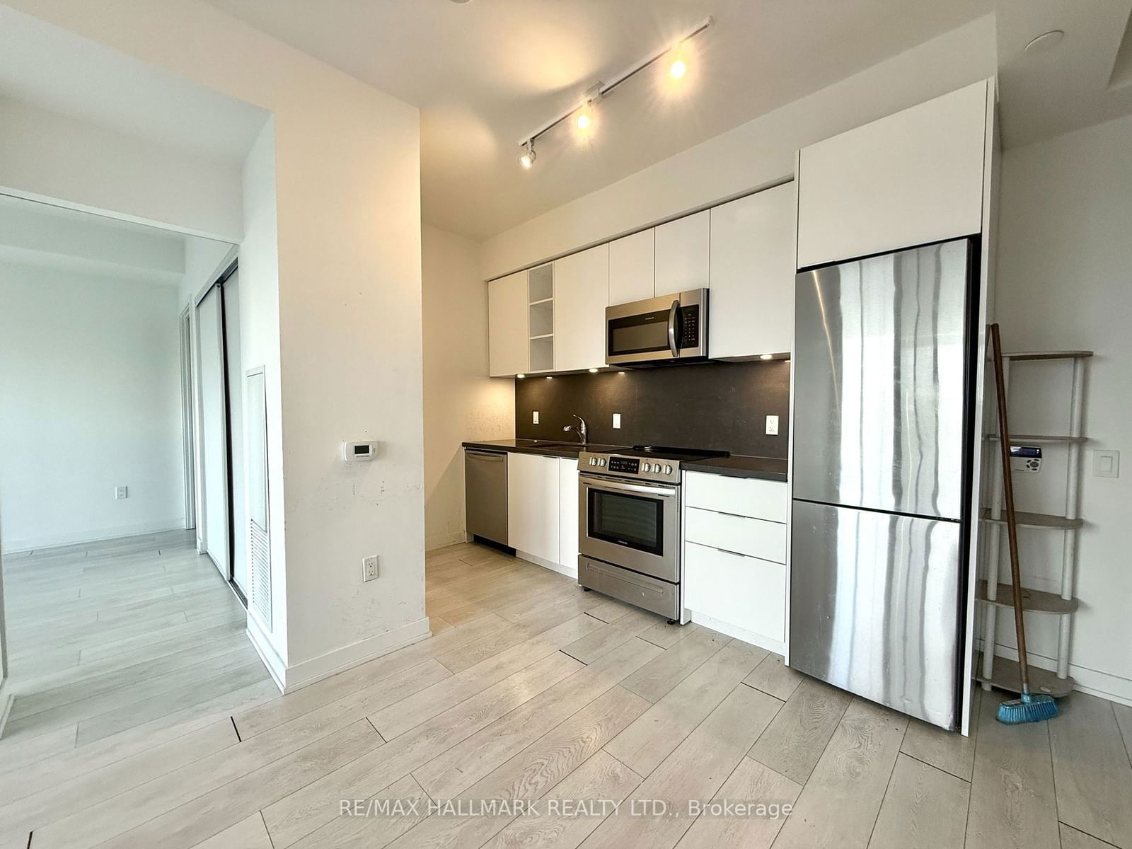 30 Ordnance St, unit 1607 for rent