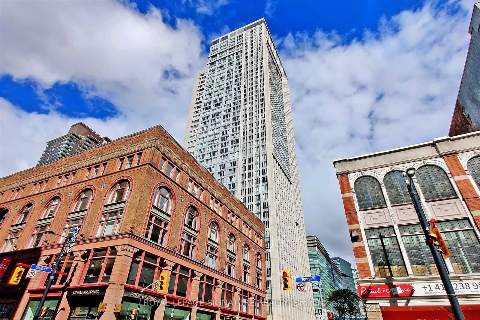 210 Victoria St, unit 2112 for rent