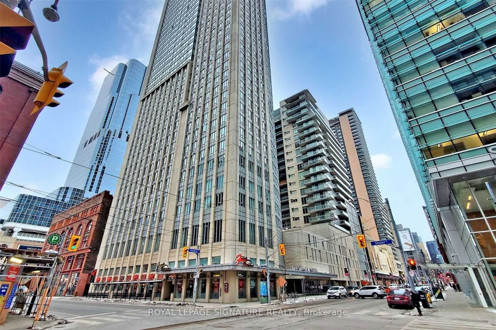 210 Victoria St, unit 2112 for rent