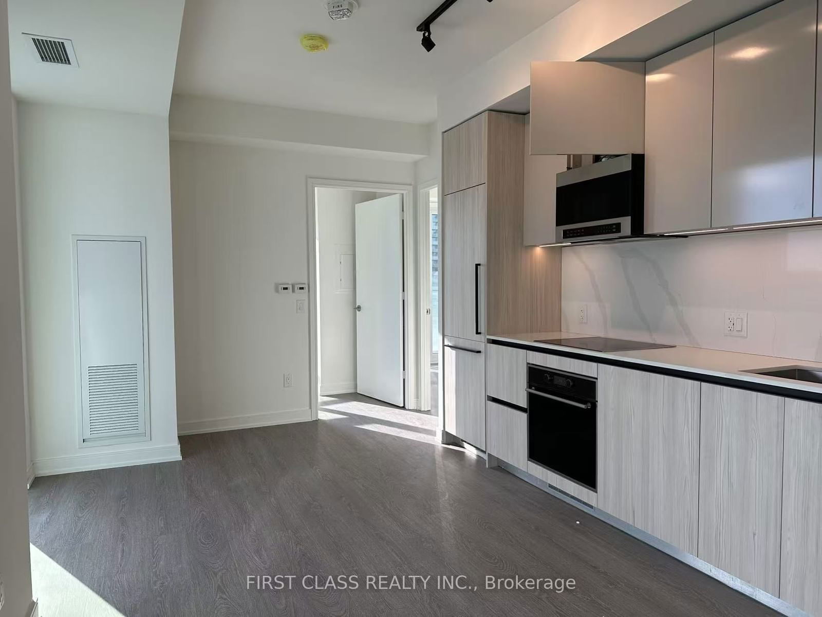 425 Front St E, unit 1006 for rent