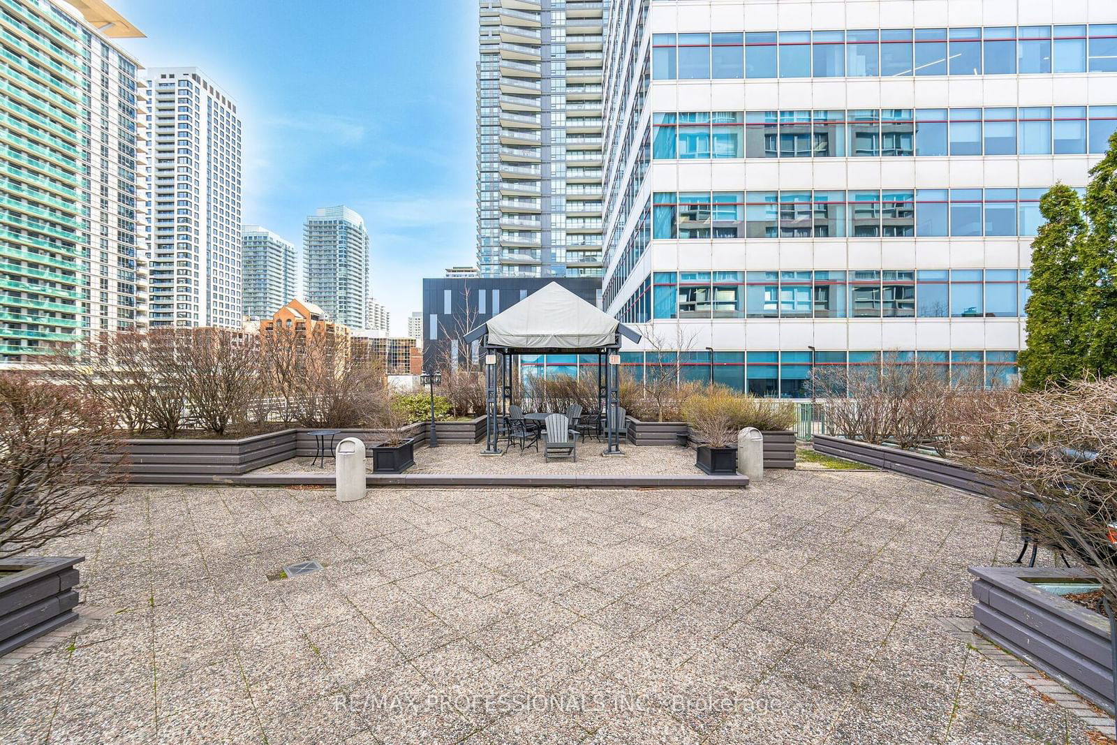 7 Broadway Ave, unit 301 for sale