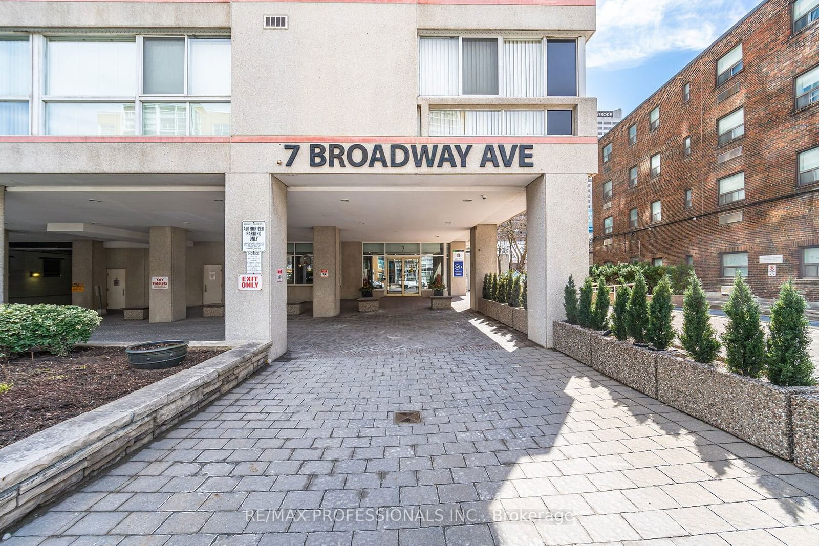 7 Broadway Ave, unit 301 for sale