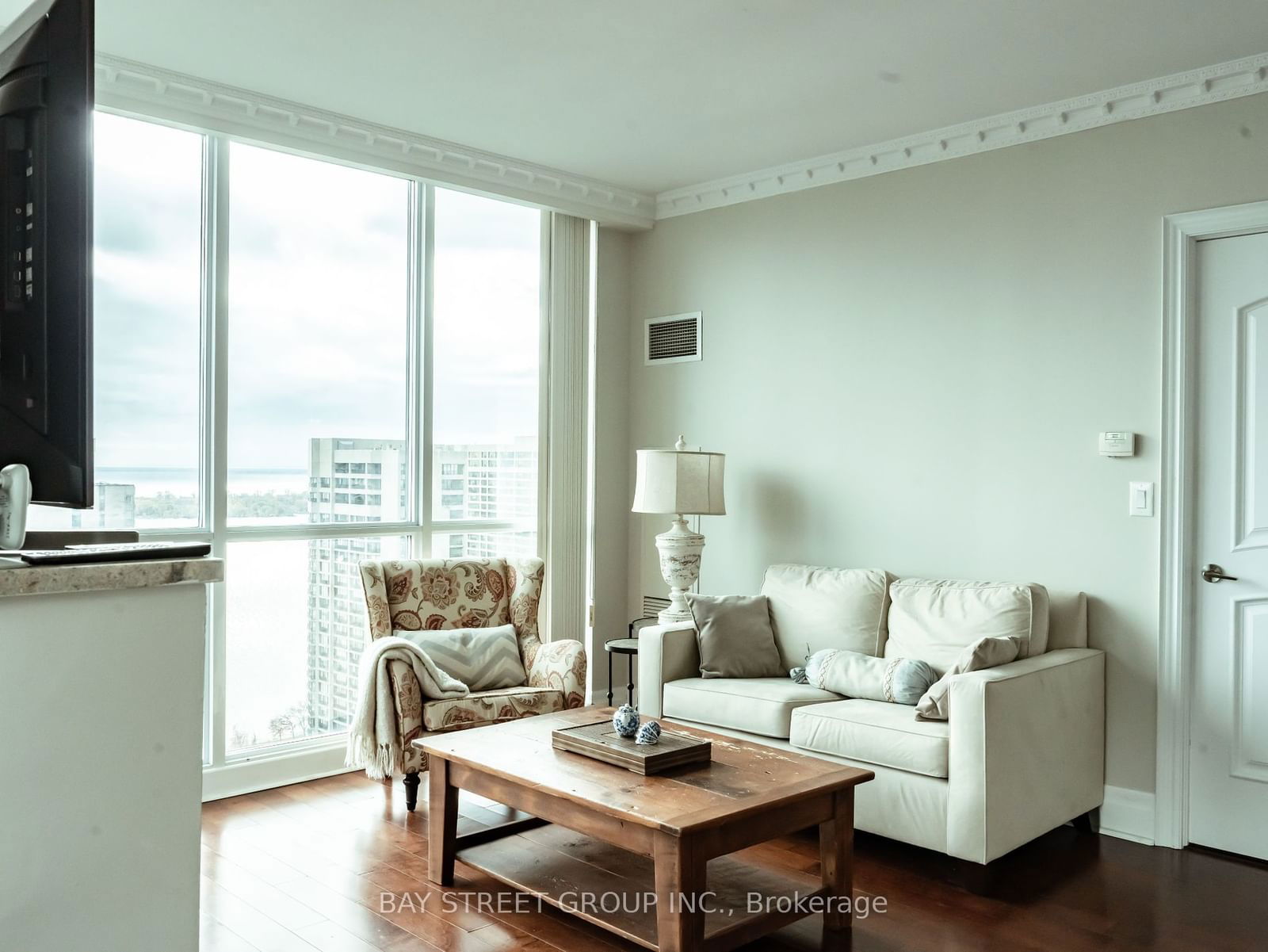 16 Harbour St, unit 3508 for rent