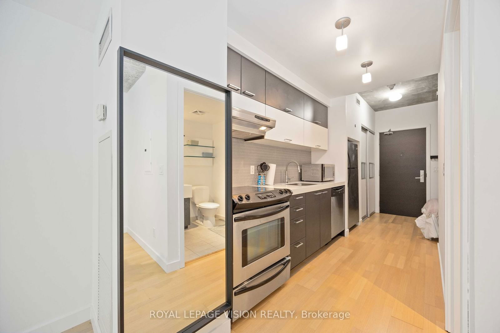 55 Stewart St, unit 518 for rent