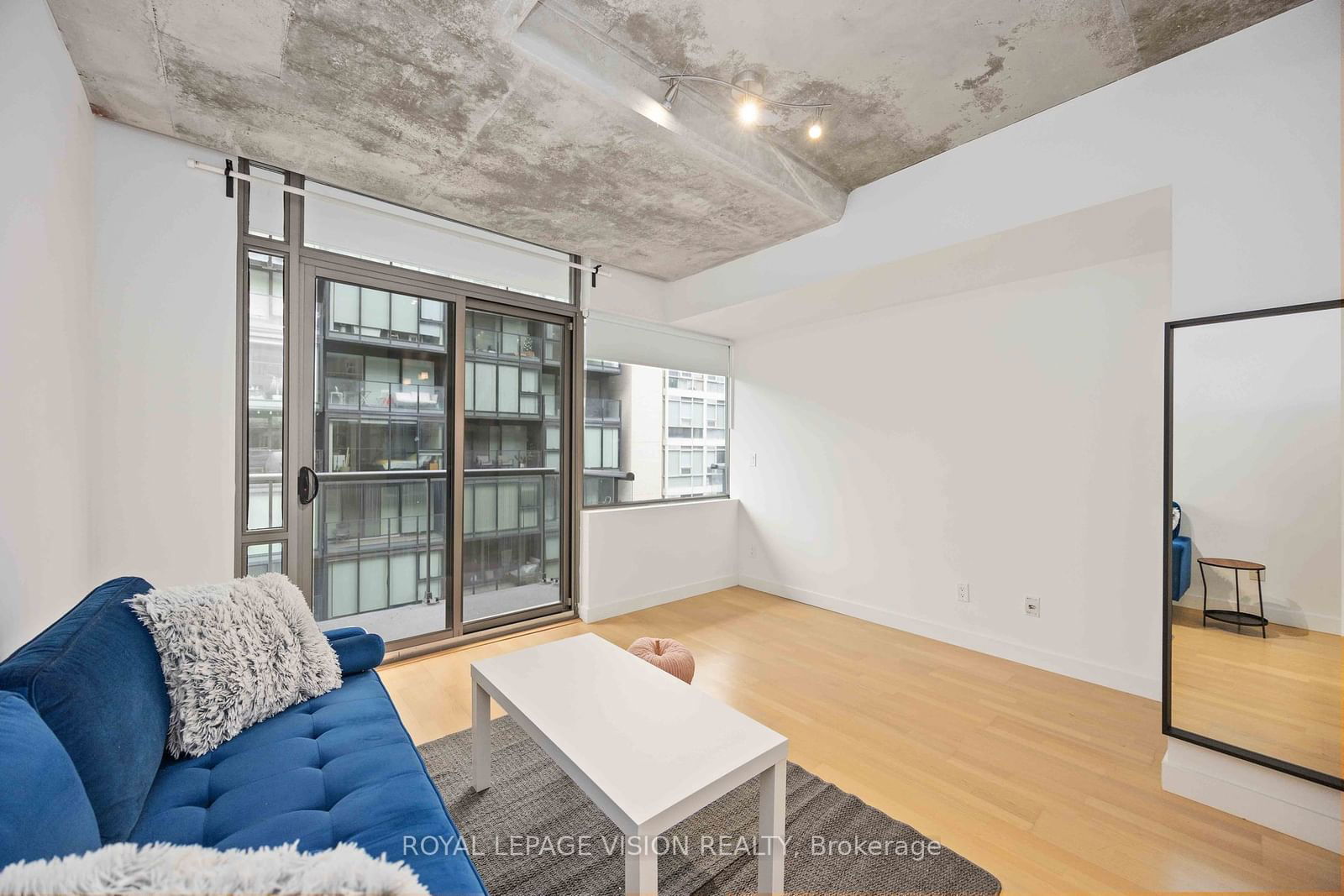 55 Stewart St, unit 518 for rent