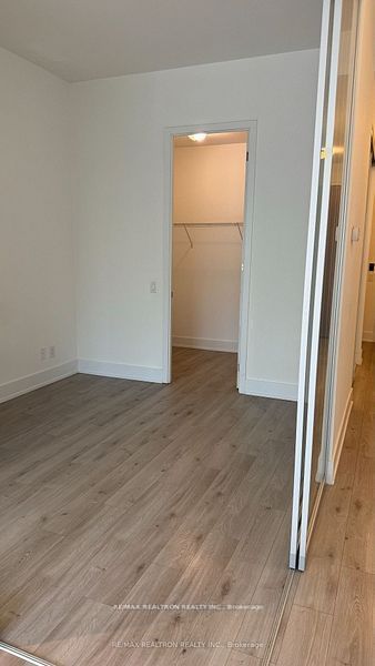 111 St Clair Ave W, unit 323 for rent