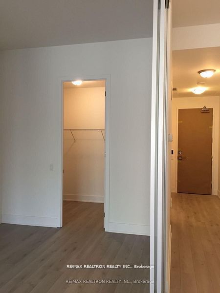 111 St Clair Ave W, unit 323 for rent