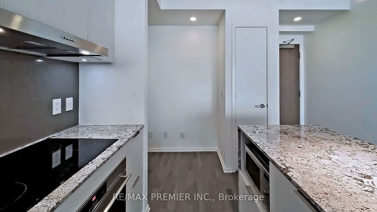 1 Bloor St E, unit 1411 for rent