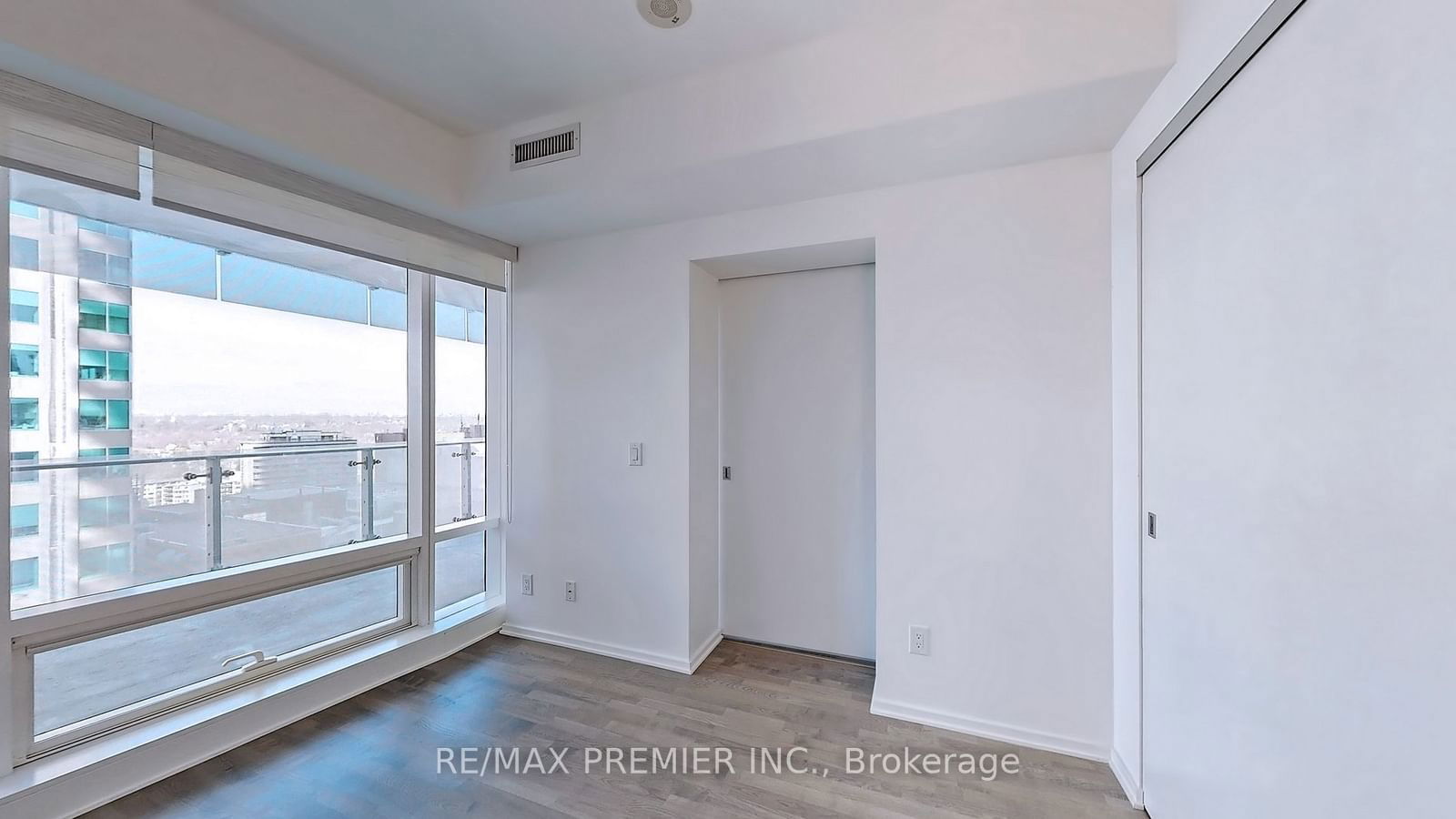 1 Bloor St E, unit 1411 for rent