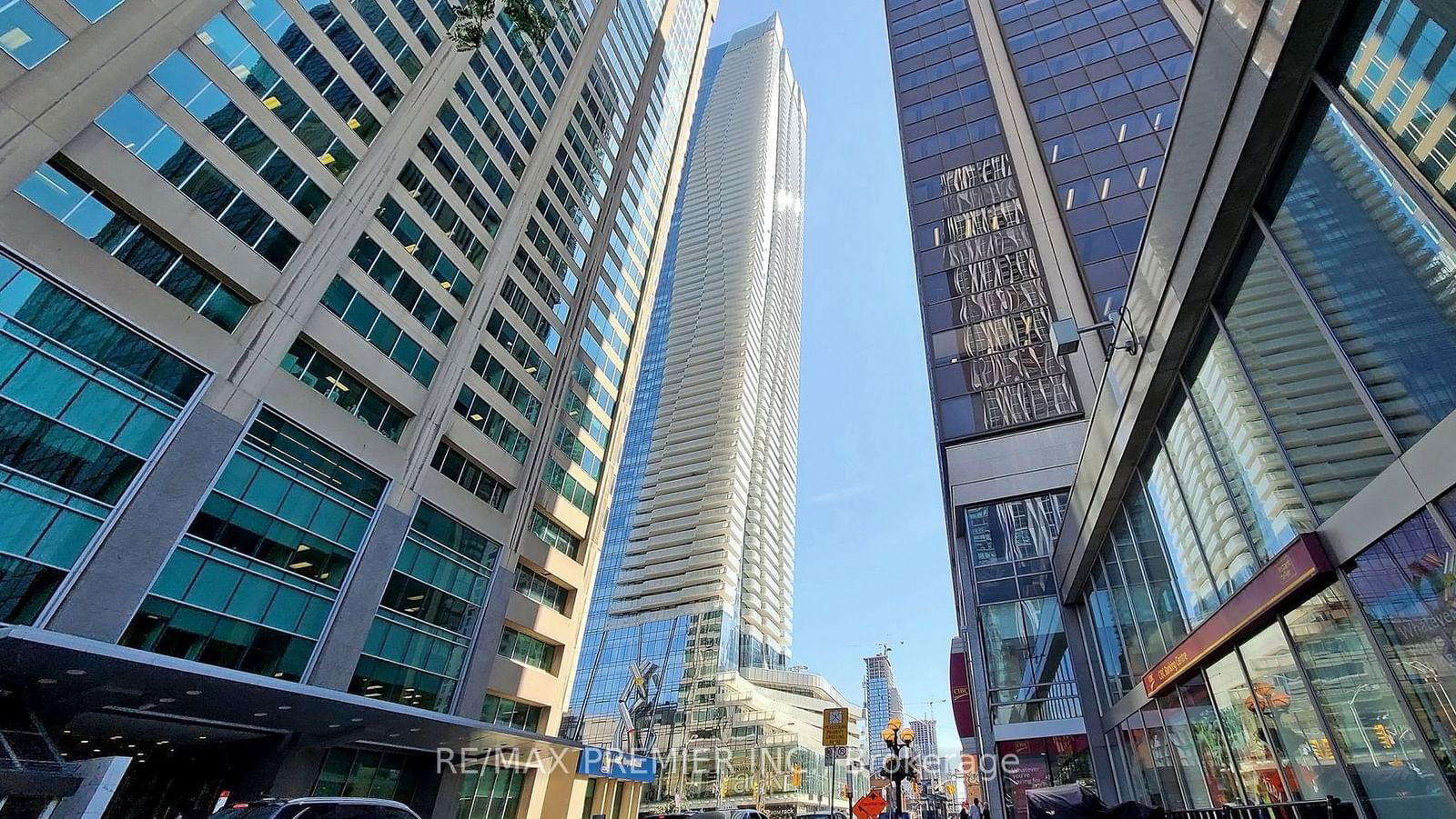 1 Bloor St E, unit 1411 for rent