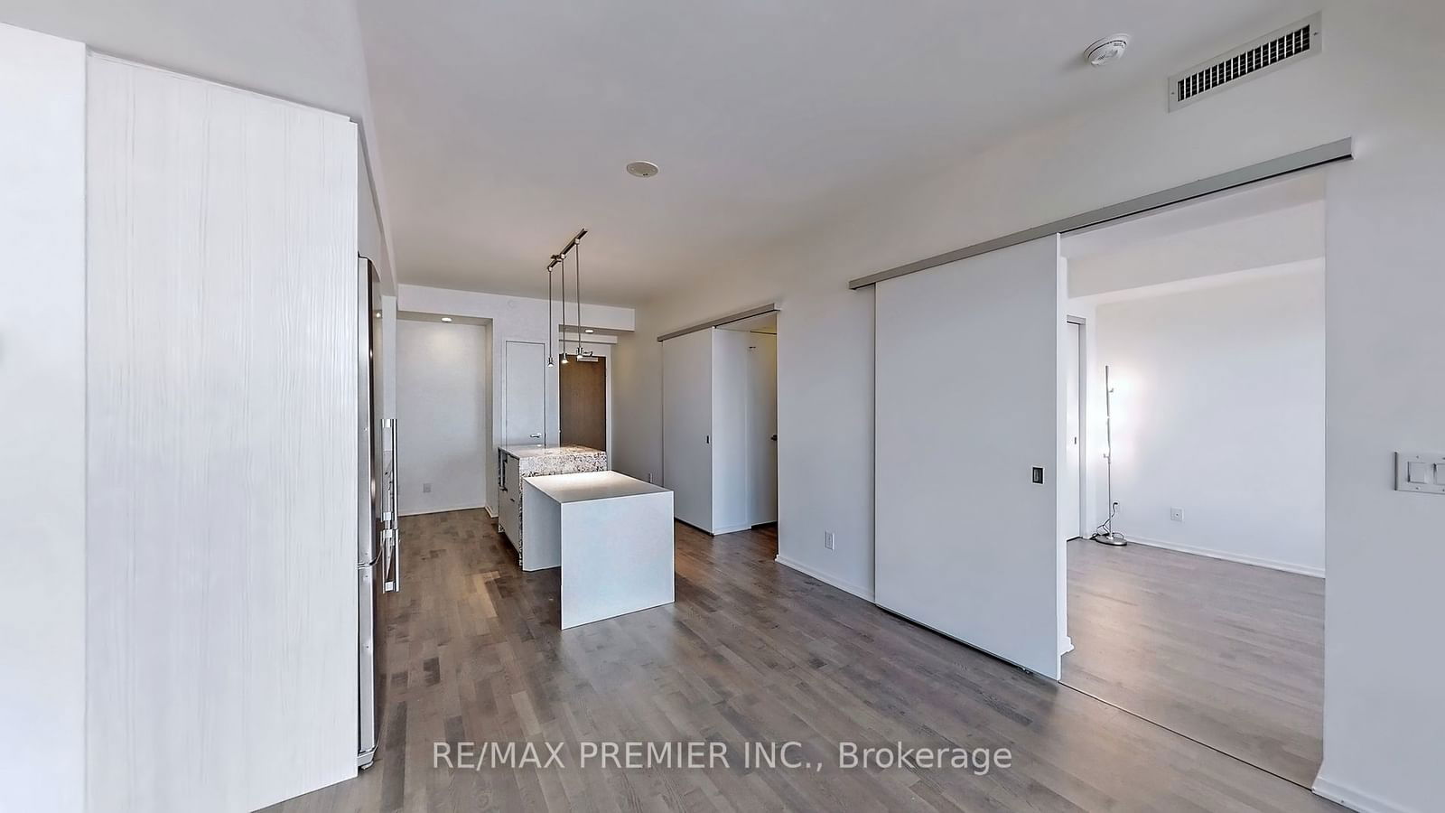 1 Bloor St E, unit 1411 for rent