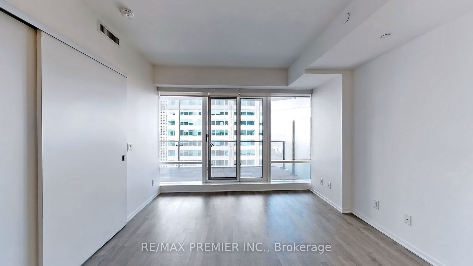 1 Bloor St E, unit 1411 for rent