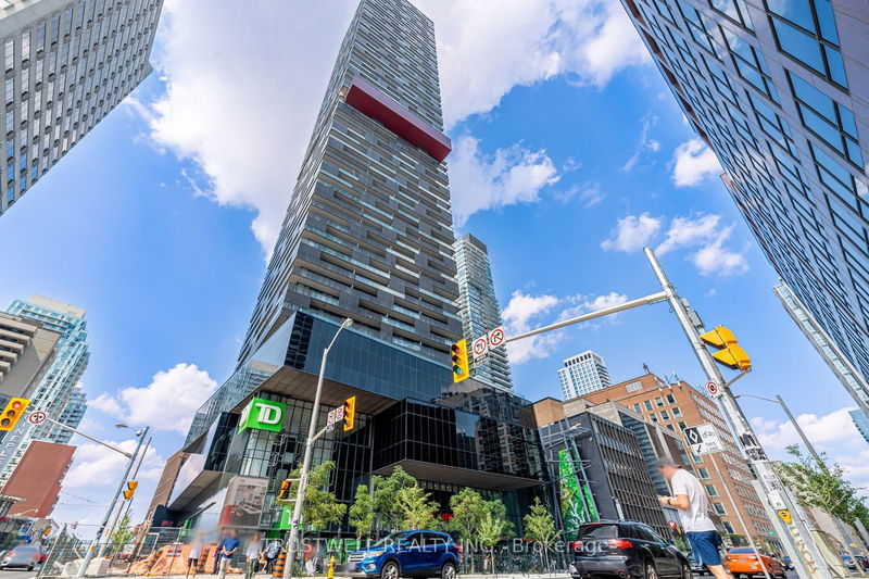 8 Eglinton Ave E, unit 2106 for sale