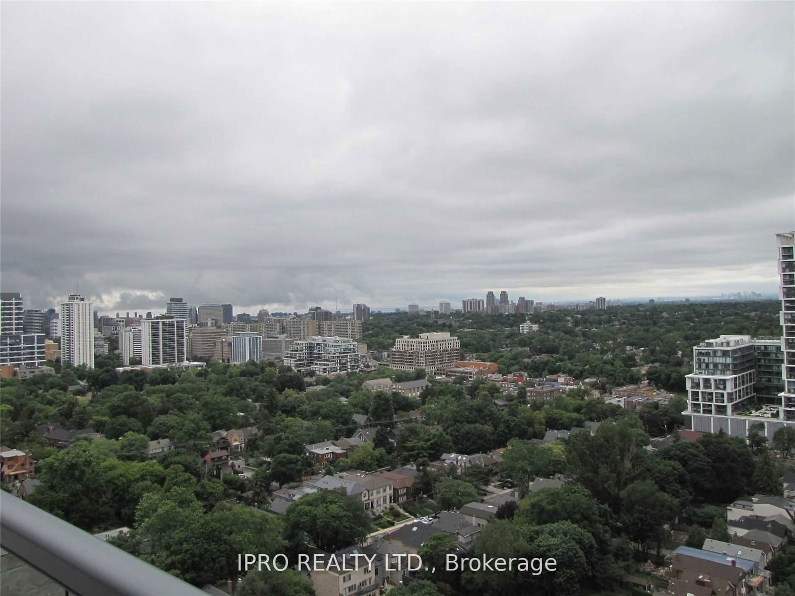 11 Lillian St W, unit 905 for rent