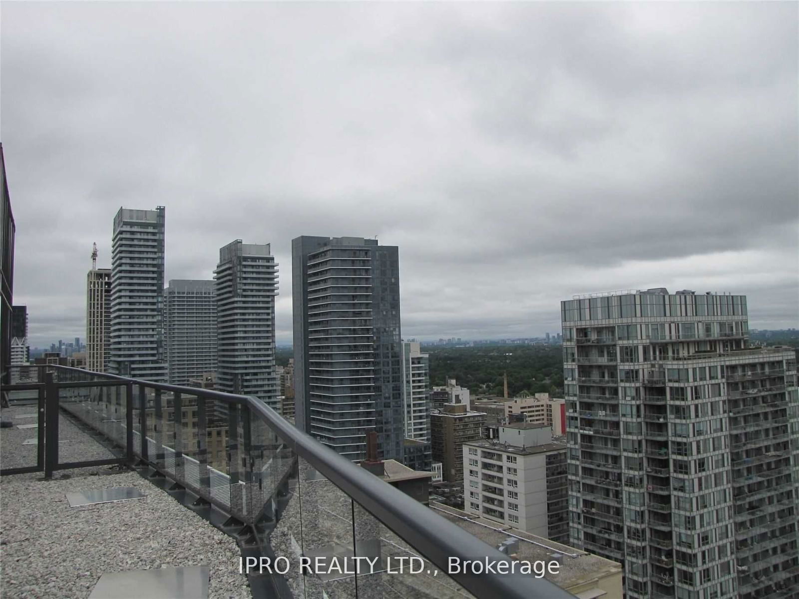 11 Lillian St W, unit 905 for rent