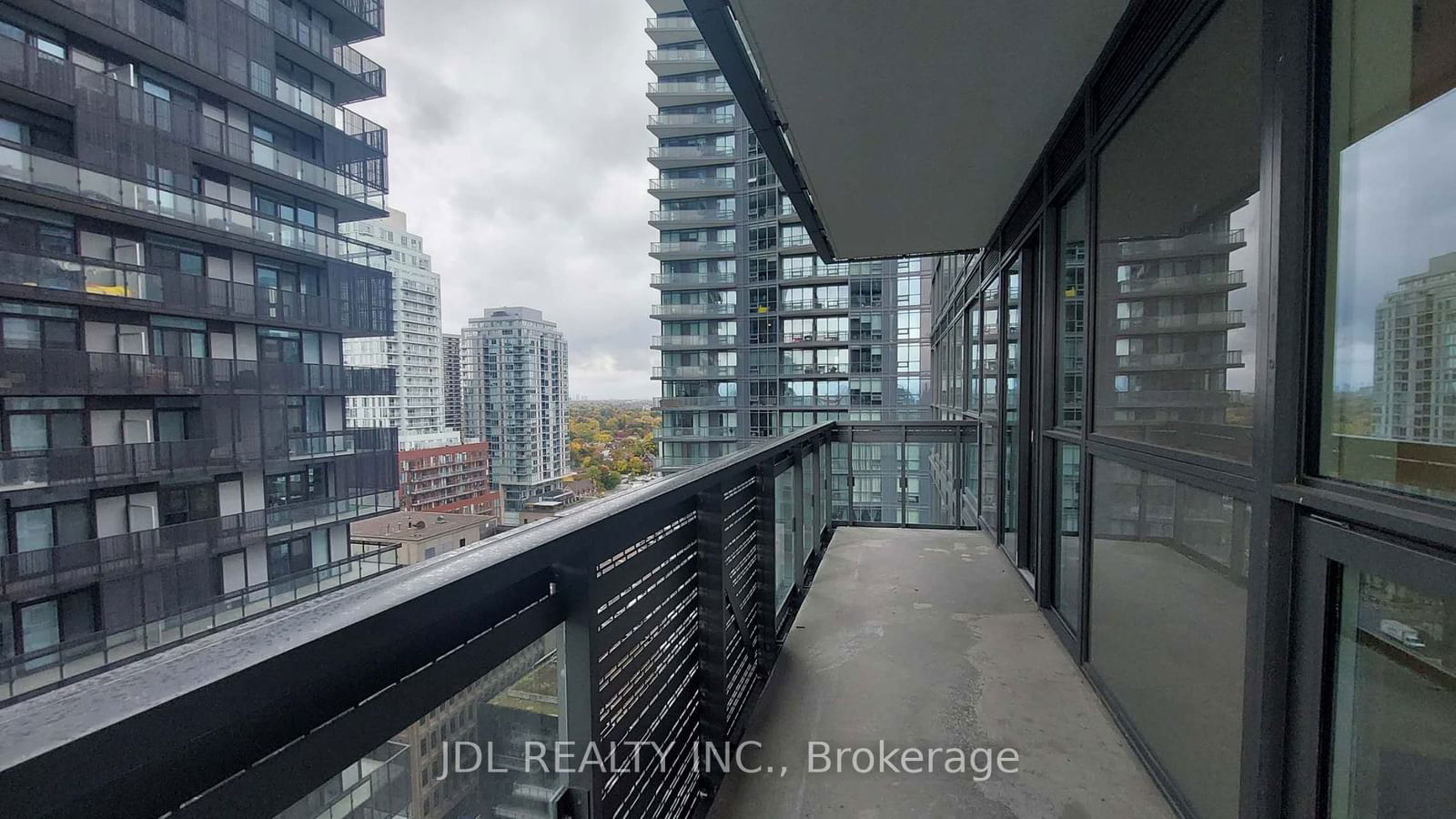 39 Roehampton Ave, unit 1607 for rent