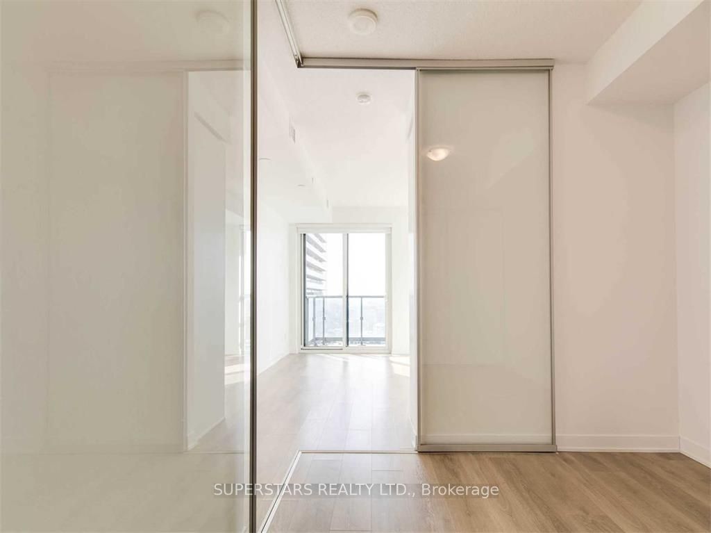 87 Peter St, unit 2603 for rent