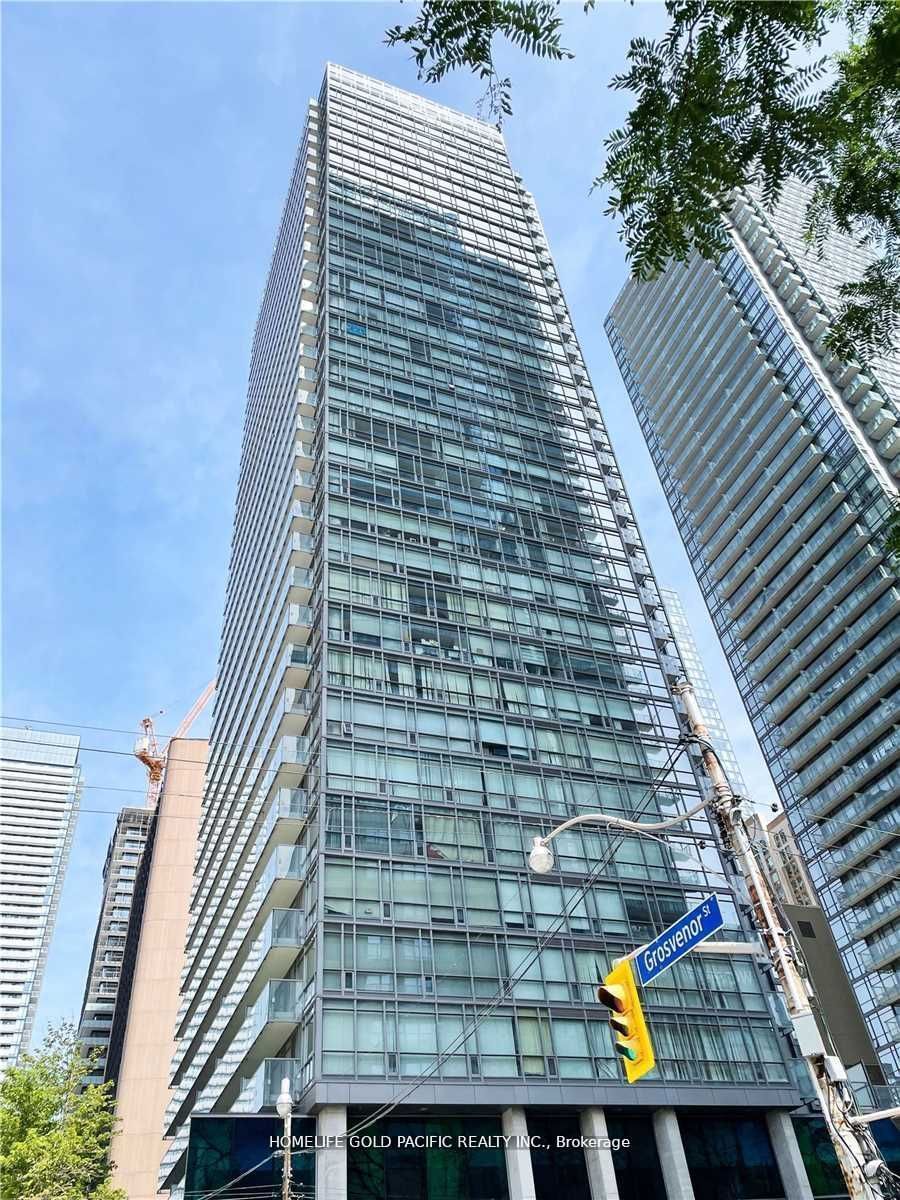 37 Grosvenor St, unit 1805 for rent