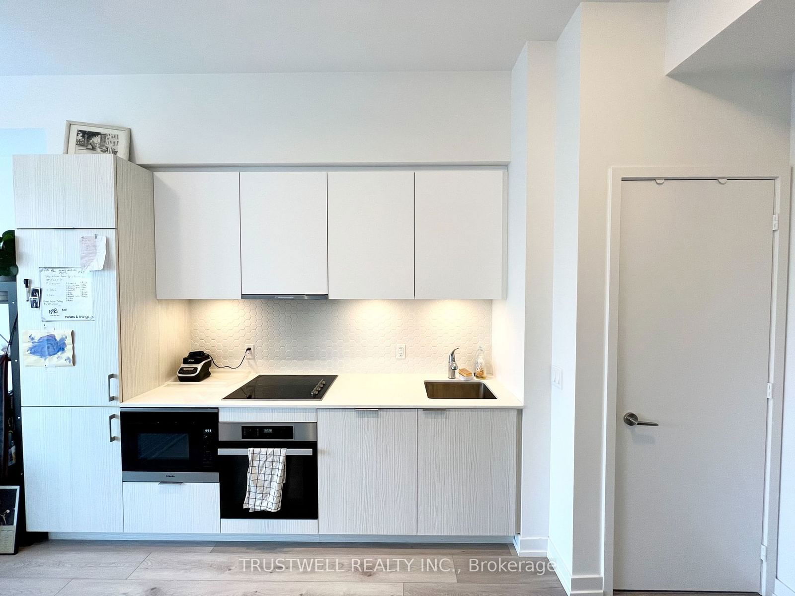 158 Front St E, unit 1004 for rent