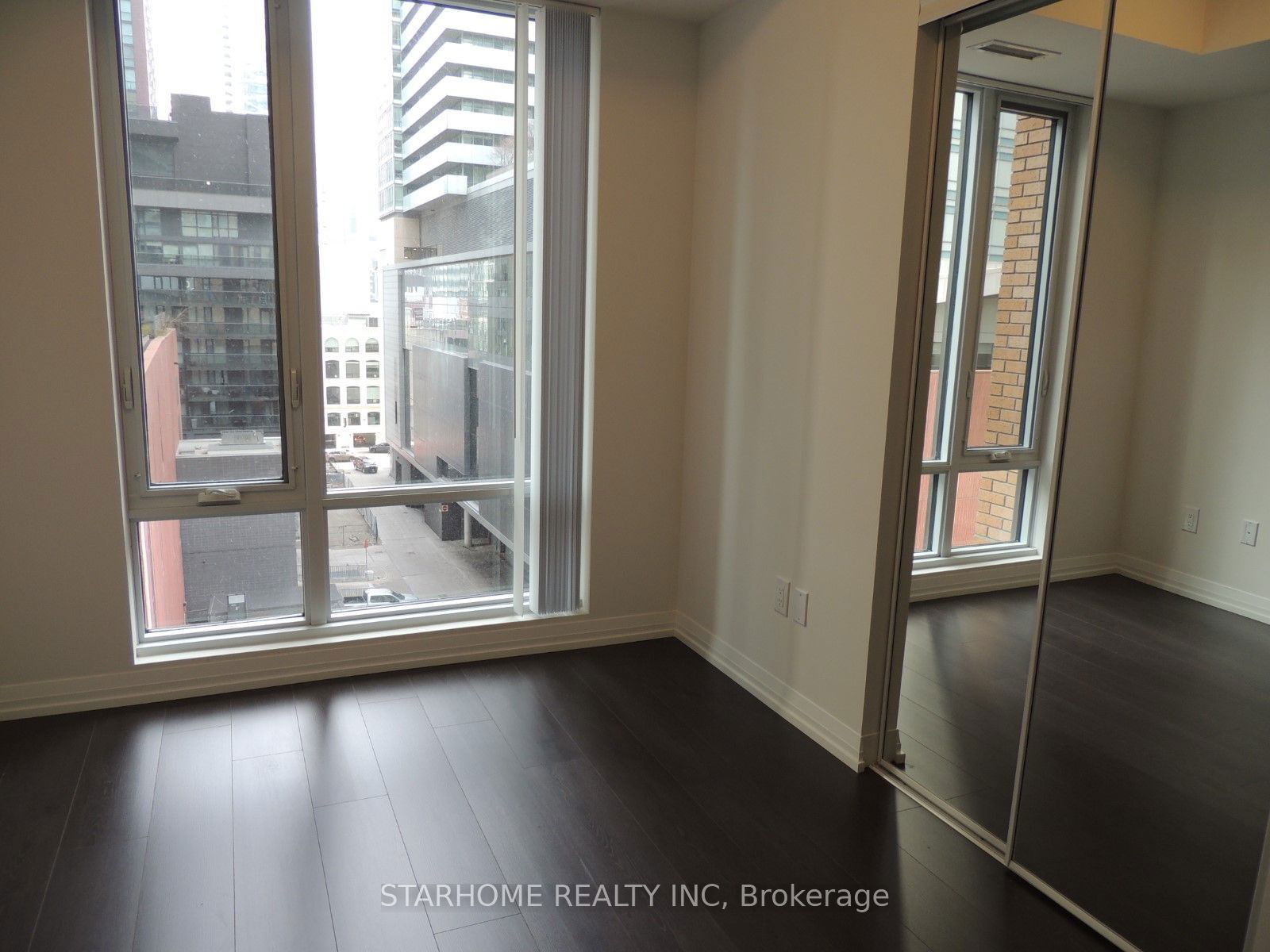 8 Widmer St, unit 809 for rent