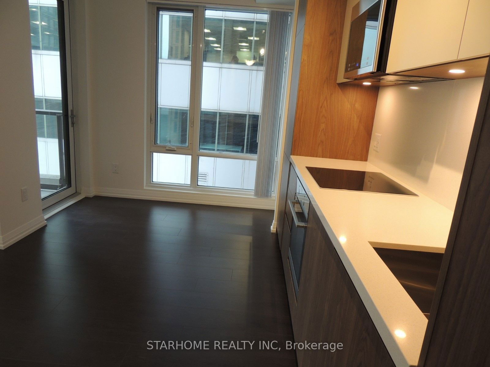 8 Widmer St, unit 809 for rent