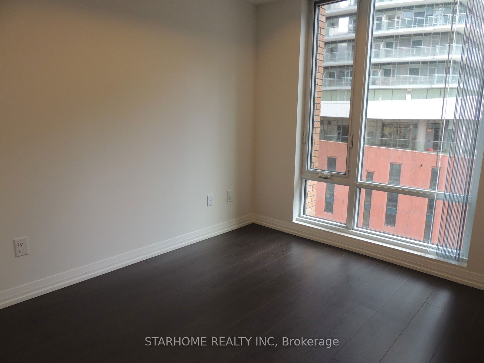 8 Widmer St, unit 809 for rent