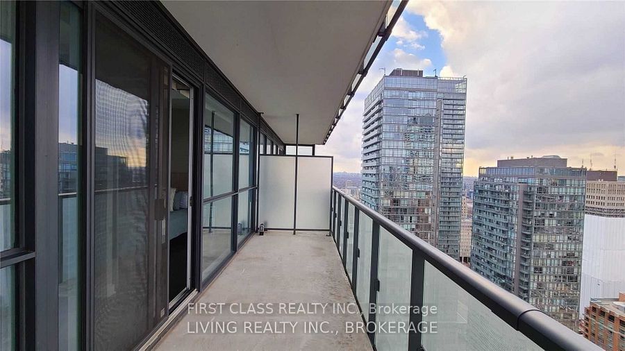 15 Grenville St, unit 3405 for rent