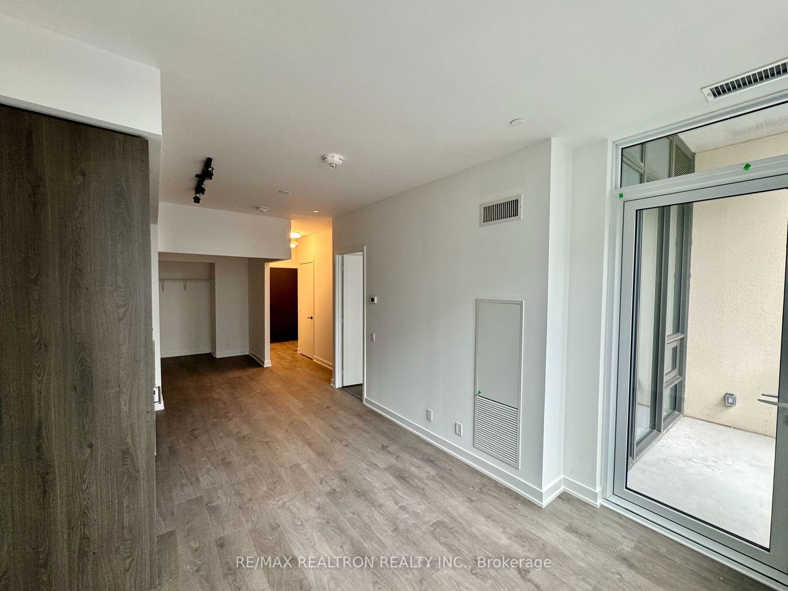 108 Peter St, unit 1808 for rent