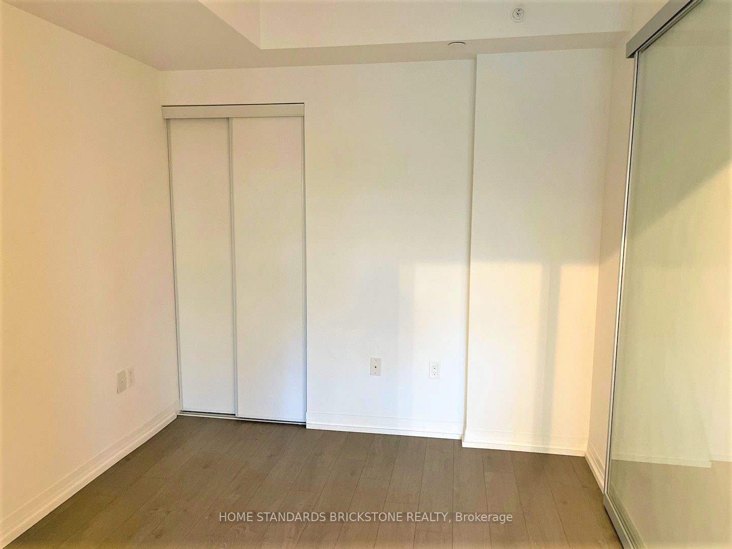 251 Jarvis St, unit 629 for rent